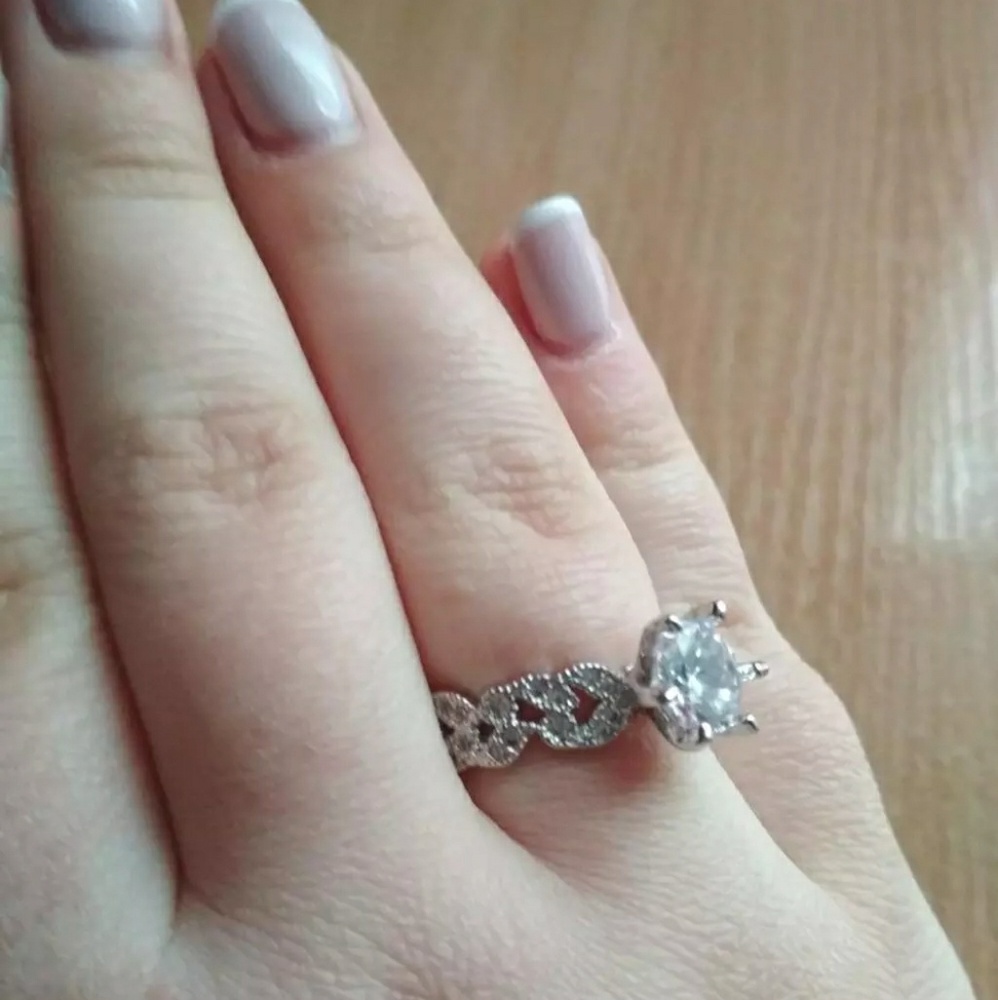 NEW! Leafy Silver Ring - Picture 5 of 6